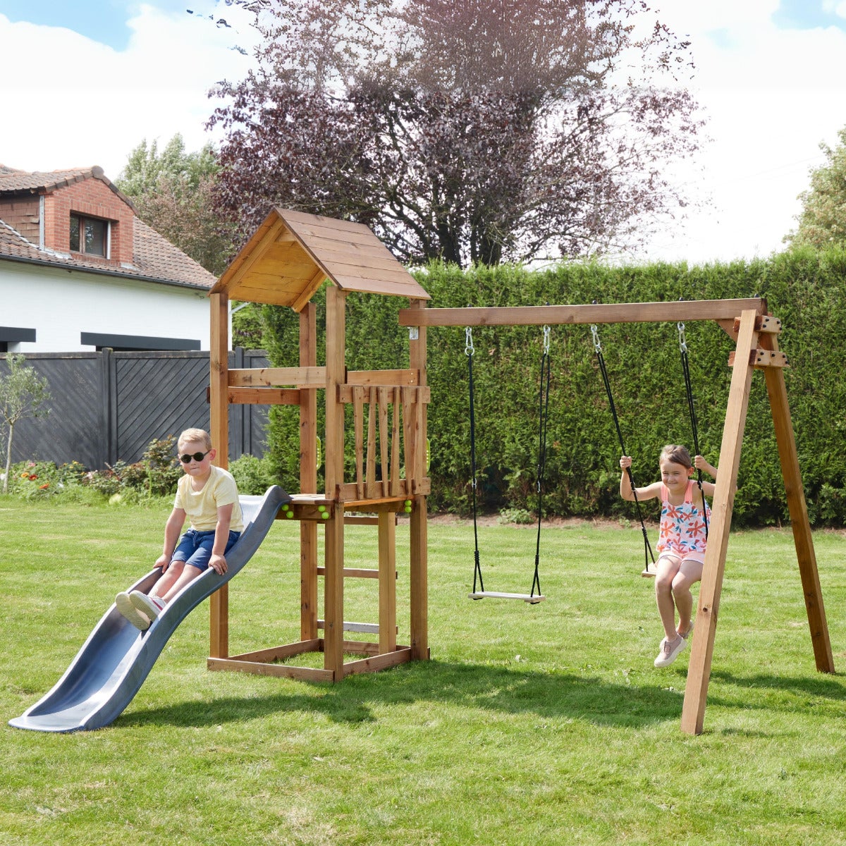 Soulet Speeltoestel Nouméa met Toren, Glijbaan en Dubbele Schommel Grenen