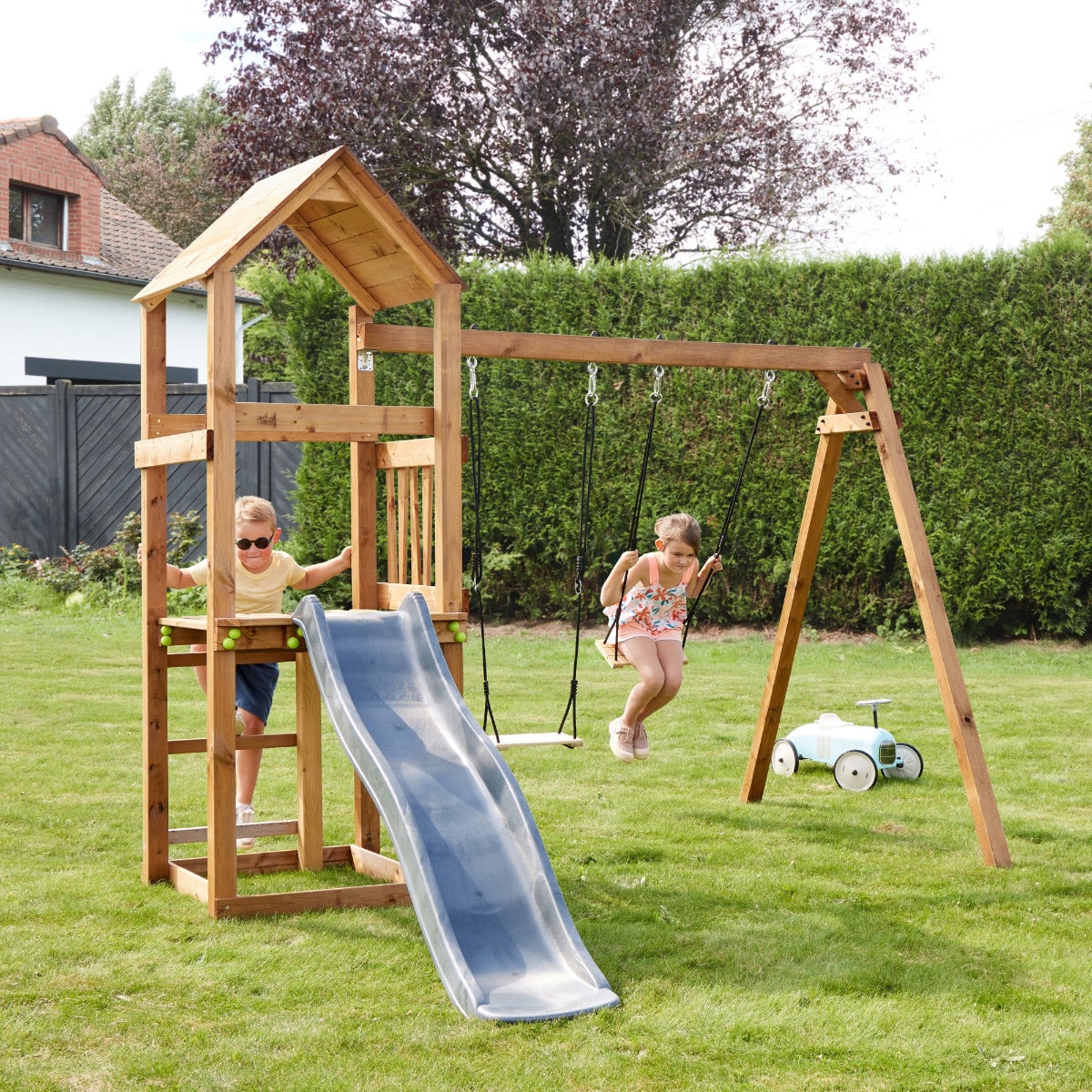 Soulet Speeltoestel Nouméa met Toren, Glijbaan en Dubbele Schommel Grenen