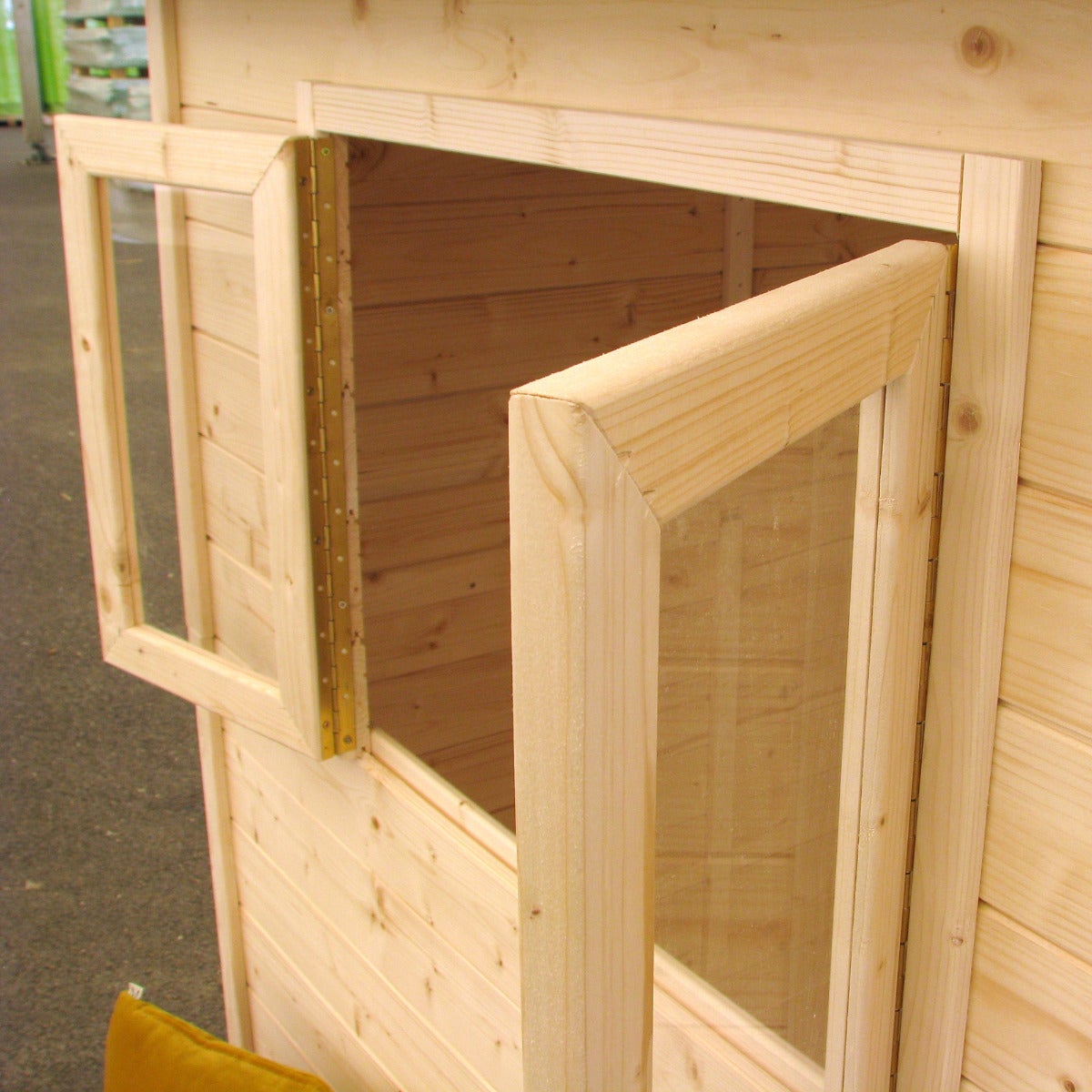 Soulet Speelhuis Tiana met Picknicktafel en Dakleer 127 x 221 cm